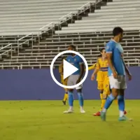 Creyó que nadie lo vio: El gesto de Nacho Rivero tras el autogol de Gonzalo Piovi contra Tigres