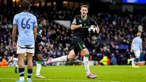 El heroíco gol de Santi Giménez contra el Manchester City en Champions League