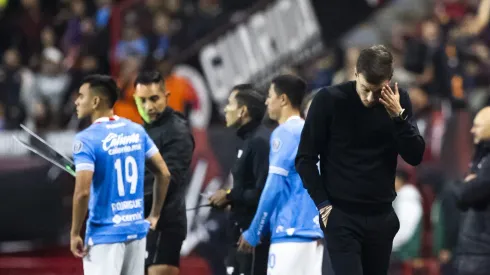 Los cementeros se vieron superados en todo momento por sus rivales y ahora están obligados a golear el sábado en la vuelta de esta eliminatoria.