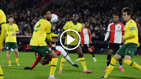 Golazo de tijera de Santi Giménez para salvar al Feyenoord