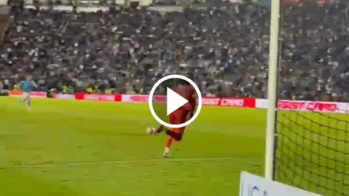 El guardavallas de los cementeros es un jugador de campo más que deja perlas como la del pasado fin de semana ante Xolos.