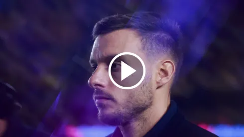 El entrenador argentino fue el más aclamado en la serenata que llevaron los fanáticos de los cementeros al hotel de concentración.