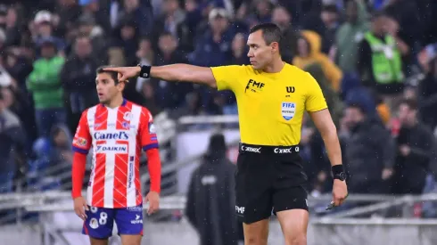 El juez principal cometió un error en la semifinal que repitió en los cuartos de final. Todo hace indicar que no estará en la final.