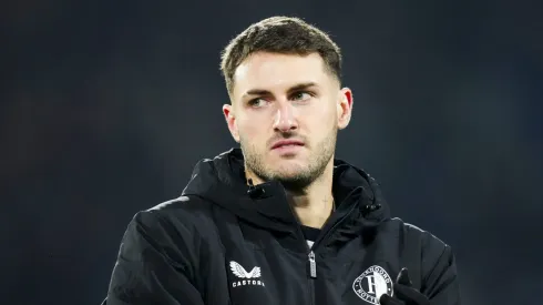 El delantero mexicano marcó uno de los cuatro goles con los que su equipo venció al Sparta Praga en la fecha 6 de la Liga de Campeones.