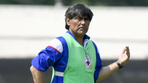 El profesor Aguilar habló en exclusiva para Vamos Azul y se refirió a los problemas a los que enfrentan las cementeras de aquí al futuro.