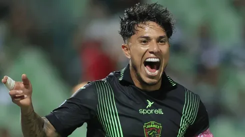 ¿Carlos Salcedo fichará por Rayados para el Clausura 2025?