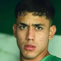 Creció lejos de su familia y trabajó como repartidor: la historia de Omar Campos