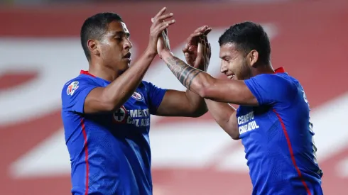 El entrenador argentino comienza a ganar una imagen de autoritario que le habría costado el lugar a varios jugadores cementeros.