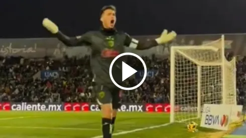 El portero veracruzano celebró el triunfo de los fronterizos de una manera exagerada que no gustó a la afición cementera.