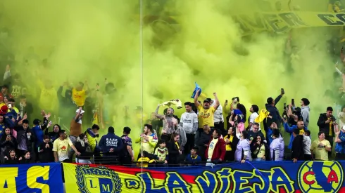 Aficionados azulcrema se mofaron del jugador de Cruz Azul por los dos penales cometidos en los últimos torneos.