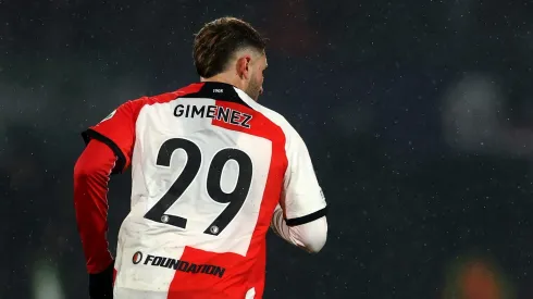 El delantero mexicano está muy cerca de convertirse en nuevo jugador del AC Milán. El mercado de pases en Europa cierra el 2 de febrero.