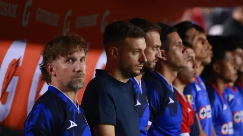 El entrenador argentino sigue con el lío legal que mantiene con Cruz Azul tras dar la espantada al cuadro mexicano.