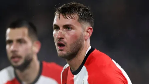 La ironía de Santi Giménez: Milan jugará contra Feyenoord por Champions