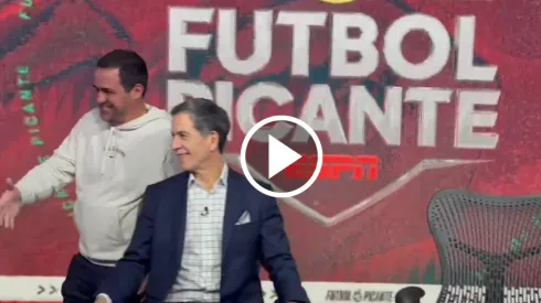 El periodista afín a Cruz Azul tuve un cruce con el entrenador del Club América, quien le hizo un feo en el programa de ESPN.