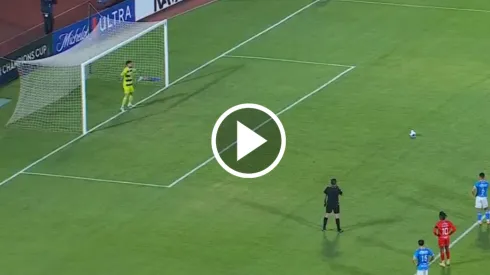 El oriundo de Mérida  apareció para evitar el descuento y atajó un penal en el segundo tiempo. Además, pasó a la historia de los cementeros con un dato particular.