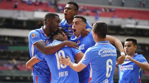 Ángel Romero solo jugó un año en Cruz Azul.
