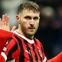 Primer palo de Zlatan Ibrahimovic a Santiago Giménez en el AC Milan: “Marca goles, pero…”