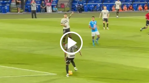 El defensor mexicano volvió a visitar a su antiguo club y el recibimiento de la afición no pasó desapercibido.