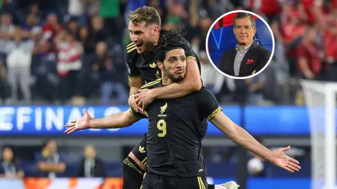 ¿Santiago Giménez o Raúl Jiménez? Javier Alarcón eligió al 9 del Tri