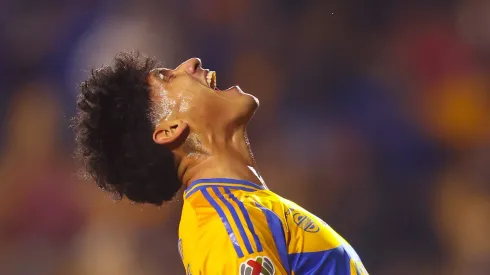 El delantero mexicano no termina de arrancar con Tigres y los universitarios estarían cerca de fichar a otro jugador en su posición.
