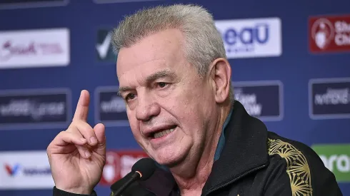 Javier Aguirre y una picante frase sobre la actualidad de Santi Giménez en Milan.