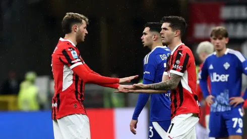 Santi Giménez se ha ganado un lugar en la delantera de Milan.