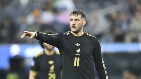 Santi Giménez dejó un mensaje para Javier Aguirre.