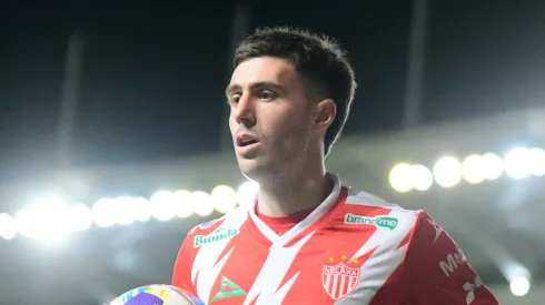 Los cementeros buscan renovar el frente de ataque tras la más que probable salida de Giorgos Giakoumakis.