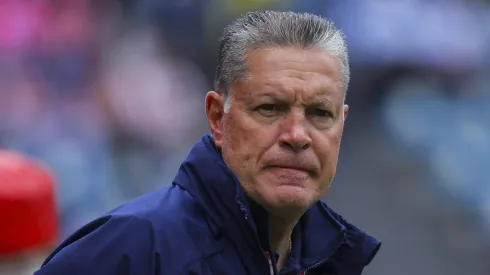 El directivo mexicano conoce muy bien ambas instituciones y no se atreve a dar a un ganador absoluto.