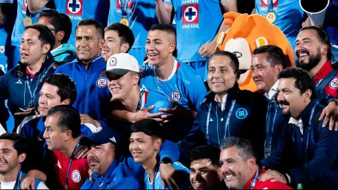 Andrés Montaño sorprendió en los festejos de Cruz Azul.
