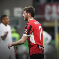 Golpe inesperado para Santi Giménez: AC Milan tomaría una decisión clave que impactaría en su futuro