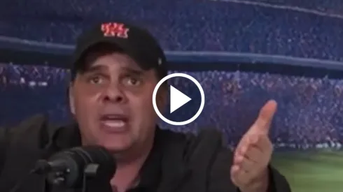 El relator más famoso de México atizó a un futbolista de La Máquina en plena transmisión del juego contra República Dominicana.