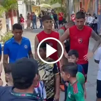 El hermoso gesto de Mauro Zaleta y Jaziel Mendoza con pequeños aficionados de Cruz Azul