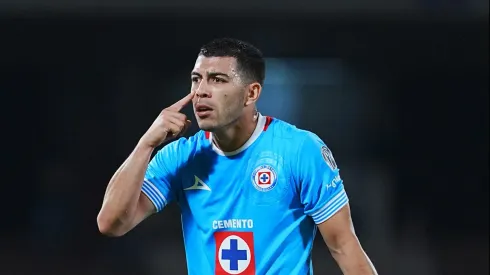 Erik Lira aún no firma su renovación con Cruz Azul.