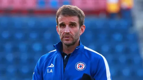 Ex directivo de Cruz Azul criticó duramente a Iván Alonso