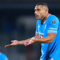 Giakoumakis en problemas: las posibles consecuencias por su ausencia sin permiso de Cruz Azul