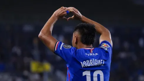 El mediocampista mexicano marcó este fin de semana, quizás, el mejor gol de todo el semestre gracias a una chilena ante el Santos.