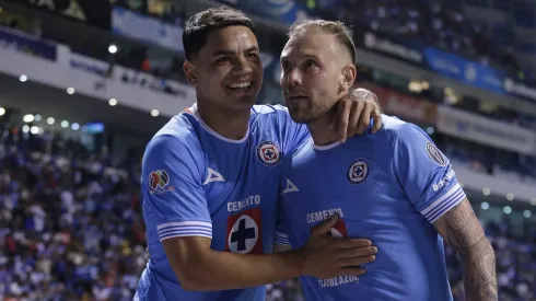 El futbolista argentino se refirió a la vuelta de su compañero y también comentó sobre las críticas que ha recibido.