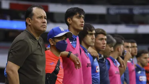 El entrenador peruano reconoce que los cementeros han dejado de trabajar con el mismo ímpetu de antaño en las fuerzas básicas de la institución.