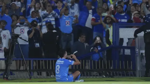 El mediocampista argentino renovaría con los cementeros para los próximos tres años.