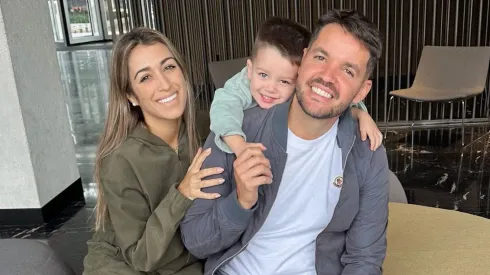 El hijo de Larcamón aparece en redes vestido de Cruz Azul.