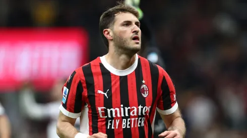 Milan busca intercambiar a Santi Giménez: ¿Cuál sería su nuevo equipo?