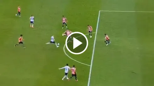 Rodolfo Rotondi le dio una nueva ventaja a Cruz Azul antes del descanso en Guadalajara.