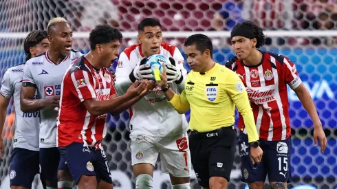 Los rojiblancos afirman que el juez central debió señalar dos penas máximas que pudieron cambiar el rumbo del partido.