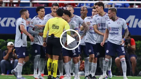 Chivas y Cruz Azul furiosos: revelado el insólito audio del VAR