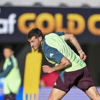 Se mofan de Santiago Giménez en la Selección de México: “No tiene barrio”