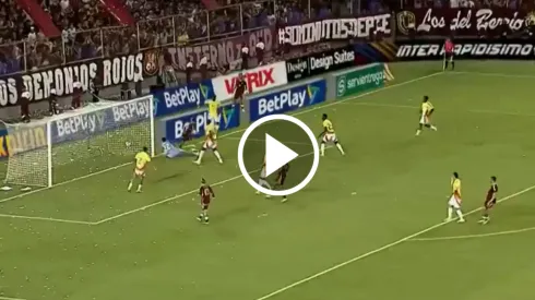 El portero colombiano volvió a errar en un disparo controlable y dejó en desventaja a su equipo.