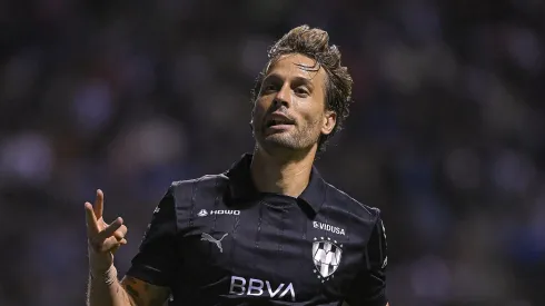 Sergio Canales es el futbolista mejor pagado de todo el futbol mexicano con unos 5.5 millones de dólares por año.