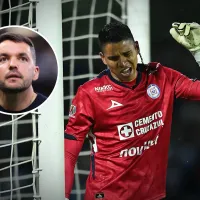 Nicolás Larcamón sale a defender a Kevin Mier tras el insólito gol que recibió en Liga MX