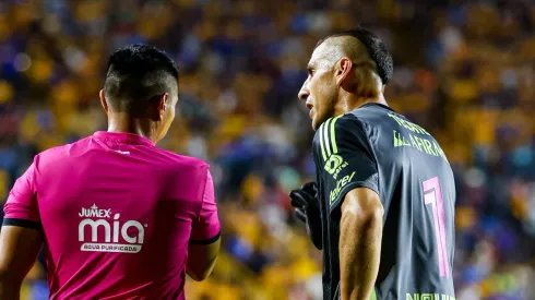 El portero de los universitarios se quejó del estamento arbitral por no unificar criterios a la hora de señalar faltas en el área.